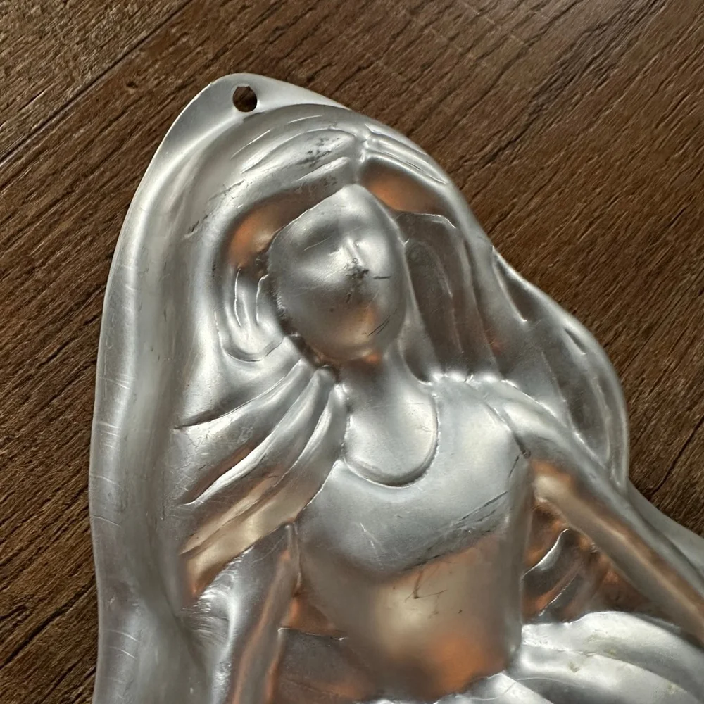 Wilton Silver Barbie 1995 special edition Doll Dress Cake Pan